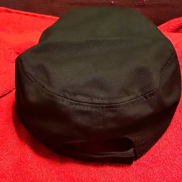 Black Cap - Picture 2 of 3